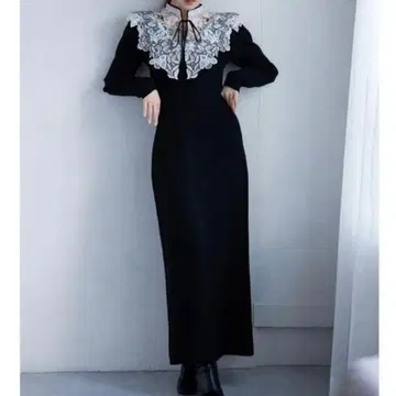 스나이델 자수 칼라 도킹 니트 원피스