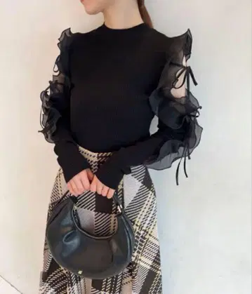 [미사용 택 포함] SNIDEL 플리츠 프릴 도킹 니트 풀오버