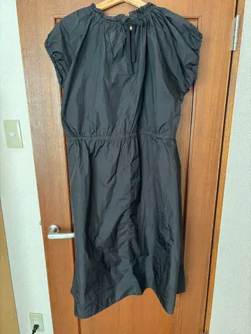 호보니치 x Honnete 블랙 원피스