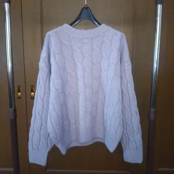 S.T.B 연보라 케이블 니트 스웨터