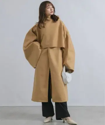 Neuna 볼륨 슬리브/크루넥 롱 코트