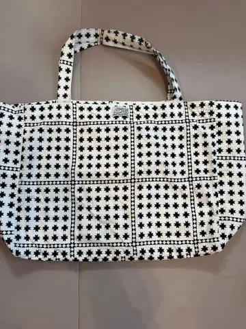 House on the Hill 토트백