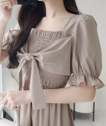 베이지 리본 포함 롱 원피스 반팔