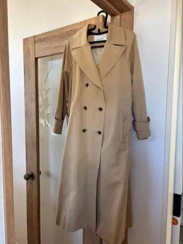 베이지 트렌치코트