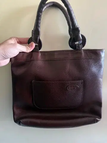 IBIZA 가죽 핸드백 다크 브라운