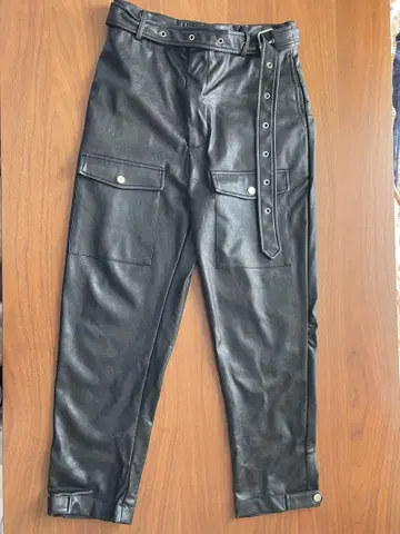 블랙 가죽 팬츠