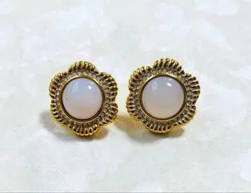 빈티지 귀찌 핑크 카보숑 골드 플라워 디자인