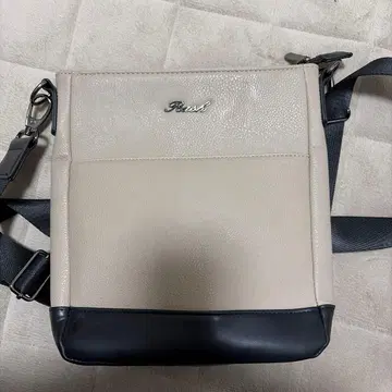 Rush 숄더백 베이지와 블랙