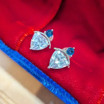 삼각형 크리스탈 귀걸이(양쪽 귀용)