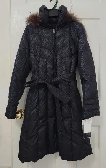 리옹 (Lyon) 후드 부착 다운 롱 코트 미사용 38