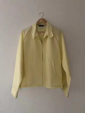 옐로우 컬러 스윙탑 Swing Top