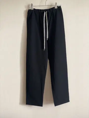 MANUAL ALPHABET 저리 테이퍼드 팬츠