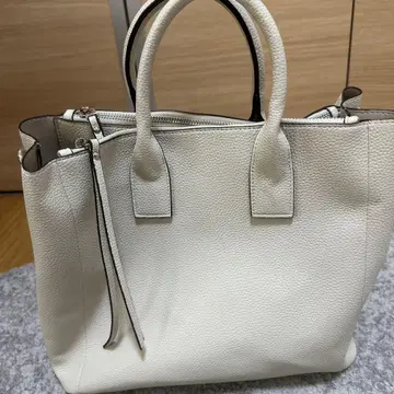 화이트 가죽 토트백