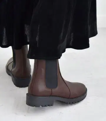 새상품급 SHIPS 트랙 밑창 사이드 고어 부츠 브라운 37