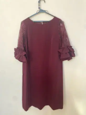 버건디 레이스 프릴 소매 벨 슬리브 원피스