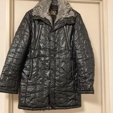 남성용 퍼 포함 블랙 퀼팅 자켓