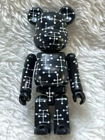 Eames 이즈 PATTERN 뒷면 베어브릭 9 블랙 BLACK