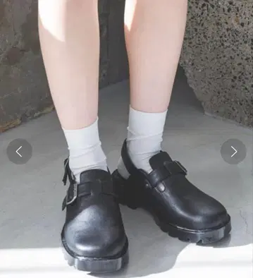 JEANASIS 인조 가죽 클로그 샌들