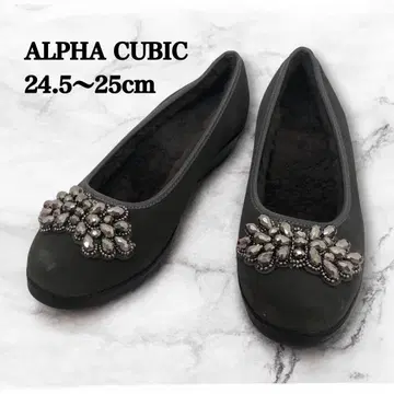 알파 큐빅 소가죽 스웨이드 비쥬 악센트 이너 보아 펌프스