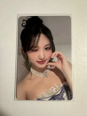 IVE switch yizhiyu 2.0 트레이딩 카드 가을