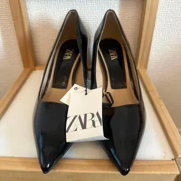 ZARA 블랙 스틸레토 힐