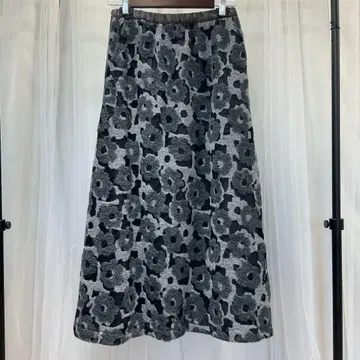[ H.A.K ] 새상품 플라워 패턴 니트 인터샤 스커트/F/차콜