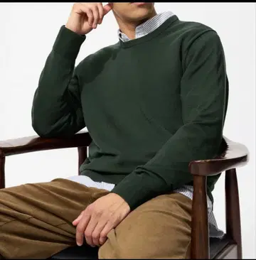 유니클로 메리노 크루넥 스웨터