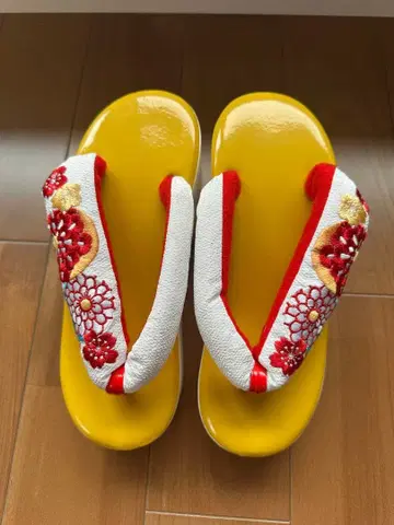 성인식 꽃무늬 자수 조리 옐로우 컬러