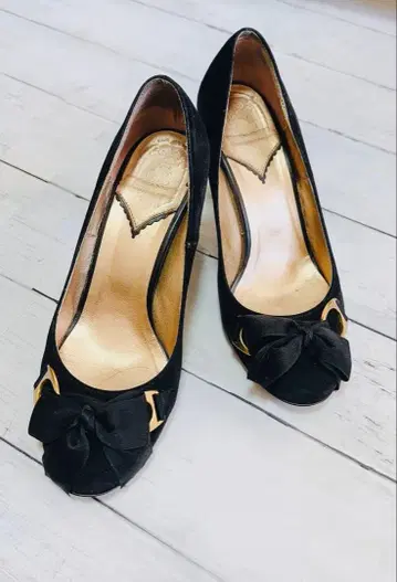 레베카 테일러 리본 포함 블랙 스웨이드 펌프스 23cm 여성용