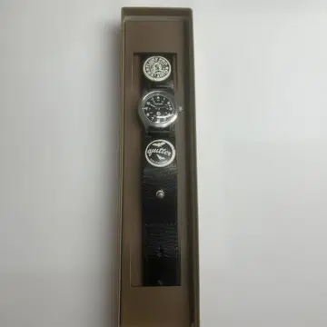 quitter 블랙 아날로그 손목시계