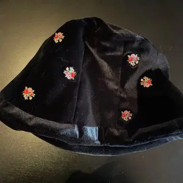 안나수이 ROSE BOUQUET 자수 튤립햇 블랙