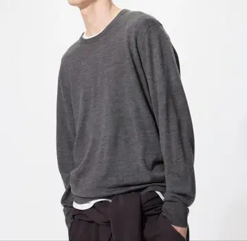 유니클로 메리노 크루넥 스웨터