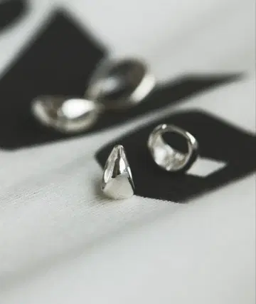 [ THE PAUSE ] 미니 후프 귀걸이 3