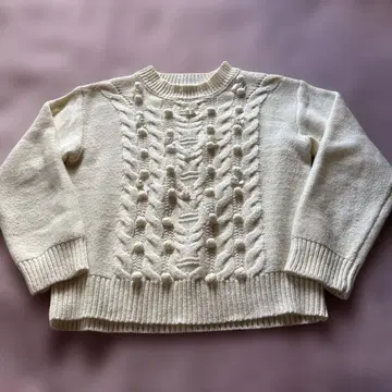 갤러리 비스콘티 화이트 케이블 짜임 니트 스웨터