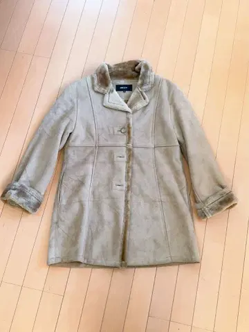 COMME CA ISM 베이지 무스탕 코트