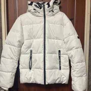 CKJS 화이트 다운 자켓 후드 부착