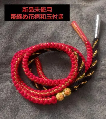 미사용 새상품 빨간색과 블랙 허리띠 꽃무늬 와다마 비즈 포함