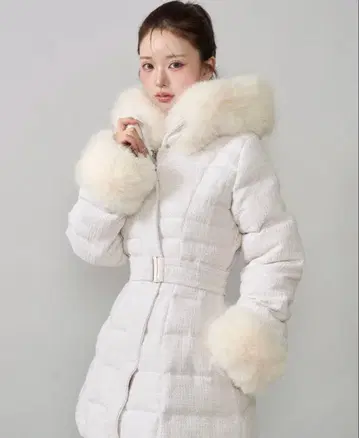 2025 Darich 레이디 미디 트위드 다운 코트 화이트 미개봉 새상품