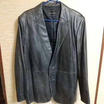 블랙 가죽 싱글 버튼 블레이저