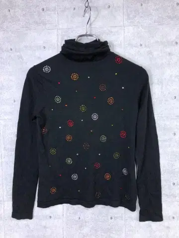 양질 TricotiTricota 컬러풀 터틀넥 니트탑