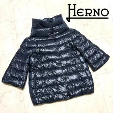 새상품급 HERNO 다운 자켓 SOFIA 소피아 7부 소매 숏 기장
