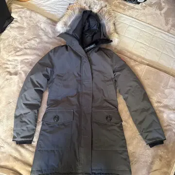 CANADA GOOSE 그레이 다운 자켓