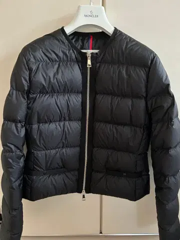 MONCLER 블랙 여성용 다운 자켓