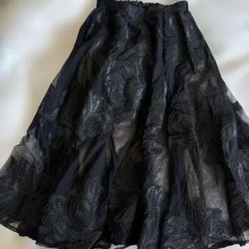 플레어 스커트 블랙 꽃무늬 자수