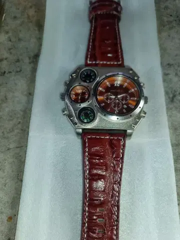 오렌지 다이얼 가죽 손목시계