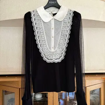 CINDI BENDI 화이트 카라 부착 스웨터