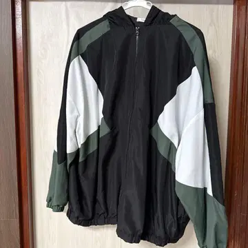 스포티 후드 부착 마운틴 후드티