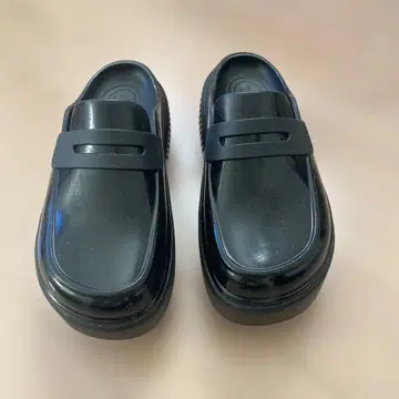 crocs STOMP HIGH SHINE LOAFER 24cm