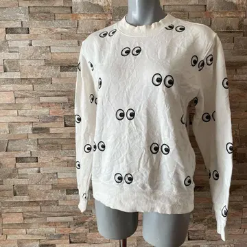 [ 묶음 구매 대상 ] 눈 모티브 프린트 화이트 맨투맨