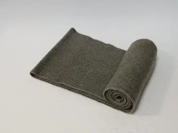 미사용 새상품 UTO 스트라이프 머플러 올리브 샤모어